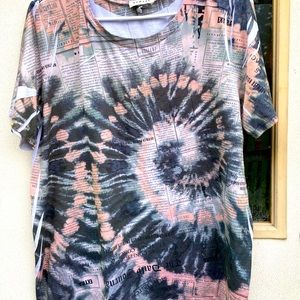 Newspaper tie dye style t-shirt plus size